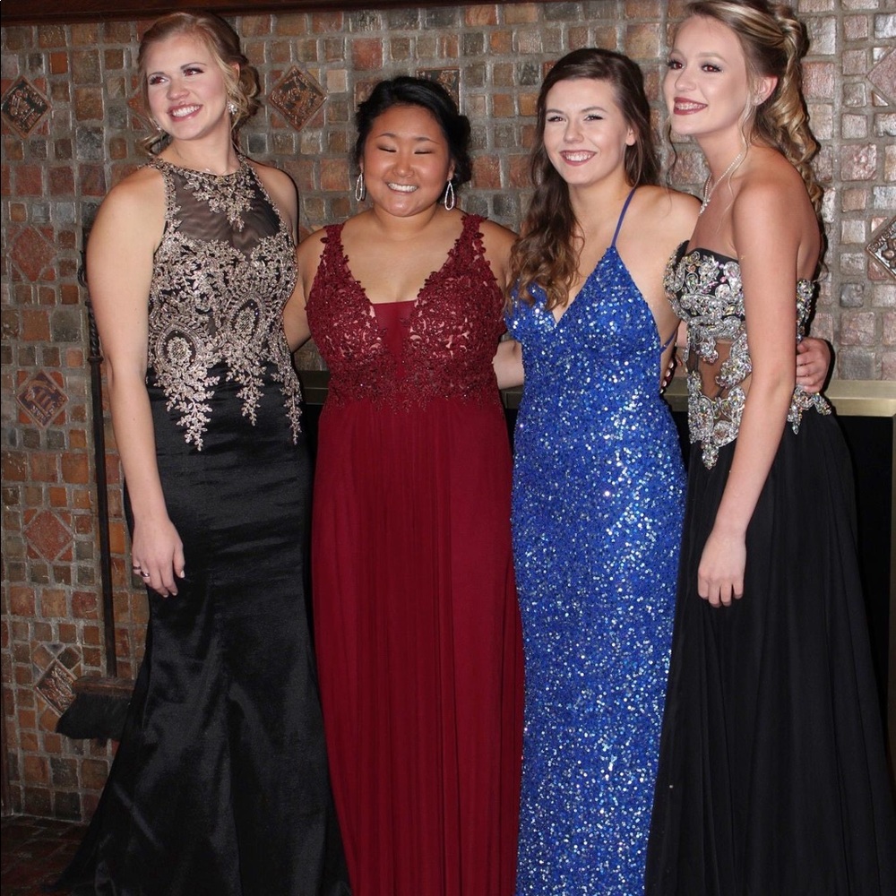 *SOLD* Blue sequin Scala prom/formal dress! Size 6